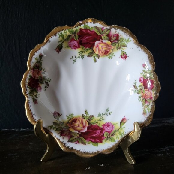 Vintage Royal Albert Old Country Roses Shell Shaped Dish, Candy Dish - Picture 1 of 5